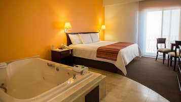 Junior Suite | In-room safe, desk, iron/ironing board, cribs/infant beds