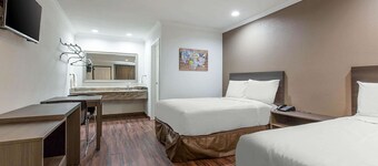 Baymont by Wyndham Bakersfield