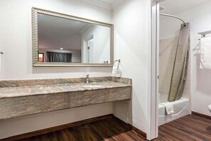 Suite, 1 King Bed, Non Smoking | Bathroom | Combined shower/bathtub, towels, soap, shampoo - Baymont by Wyndham Bakersfield (Bakersfield)