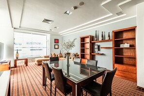 Master Suite | Comedor