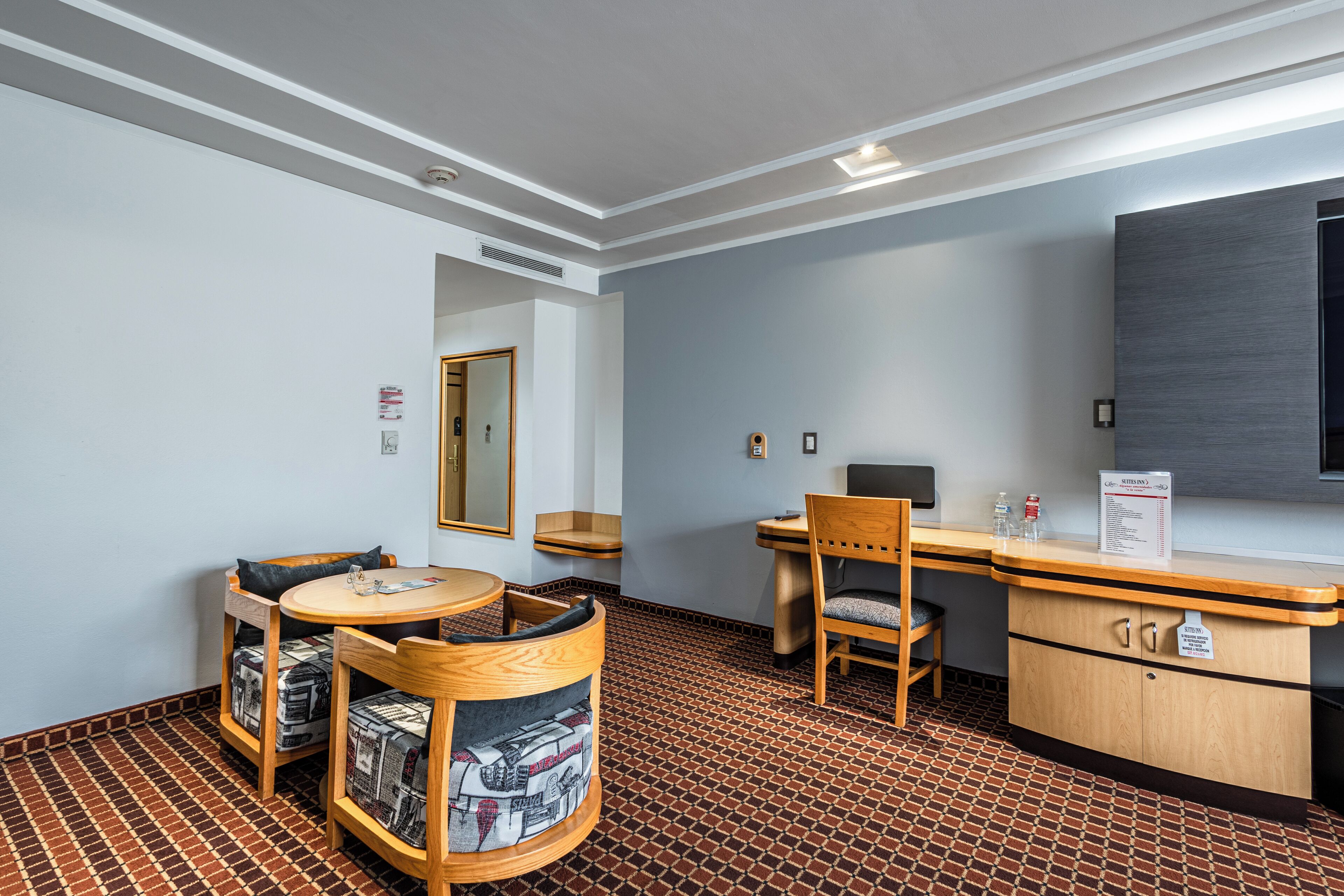 premium room | 1 bedroom, minibar, in-room safe, desk