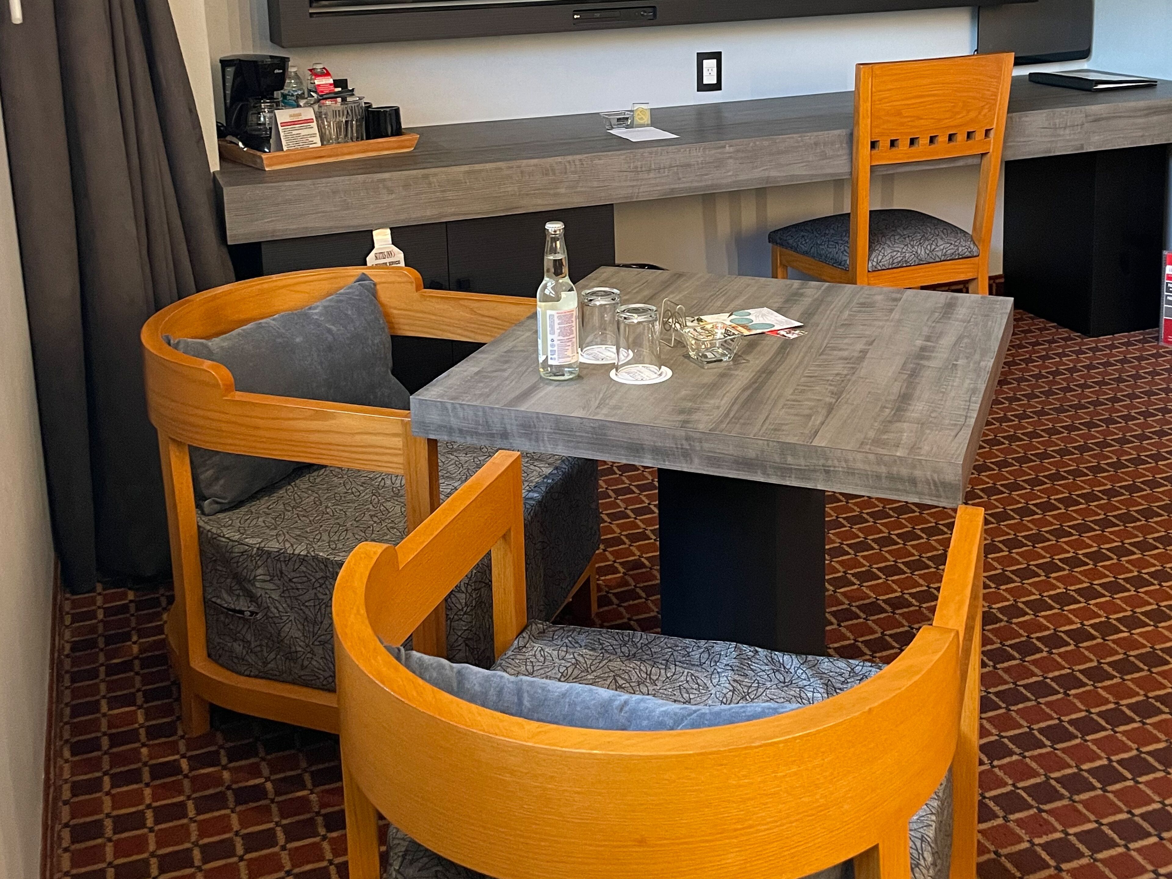 junior suite | 1 bedroom, minibar, in-room safe, desk