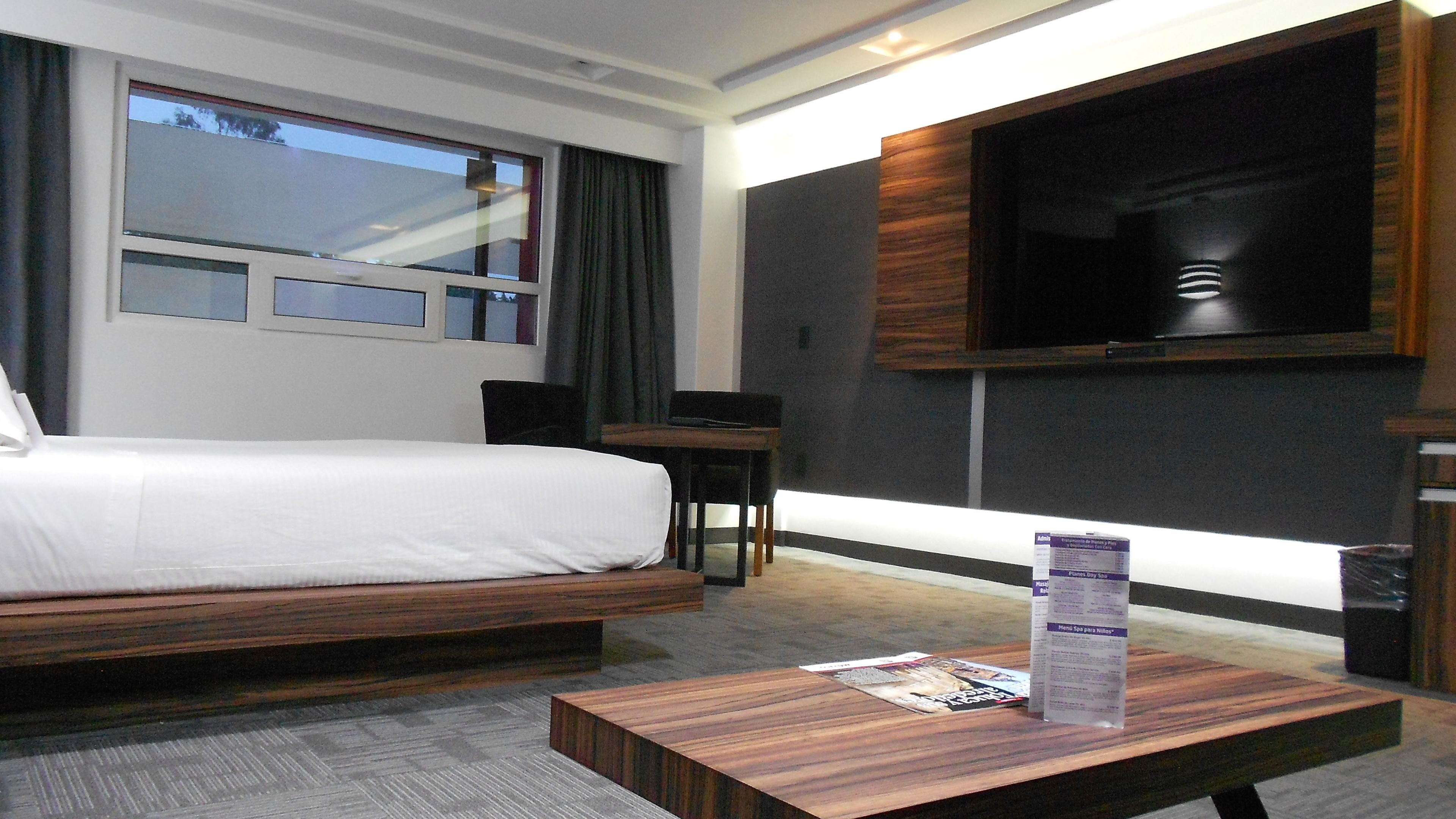 premium room | 1 bedroom, minibar, in-room safe, desk