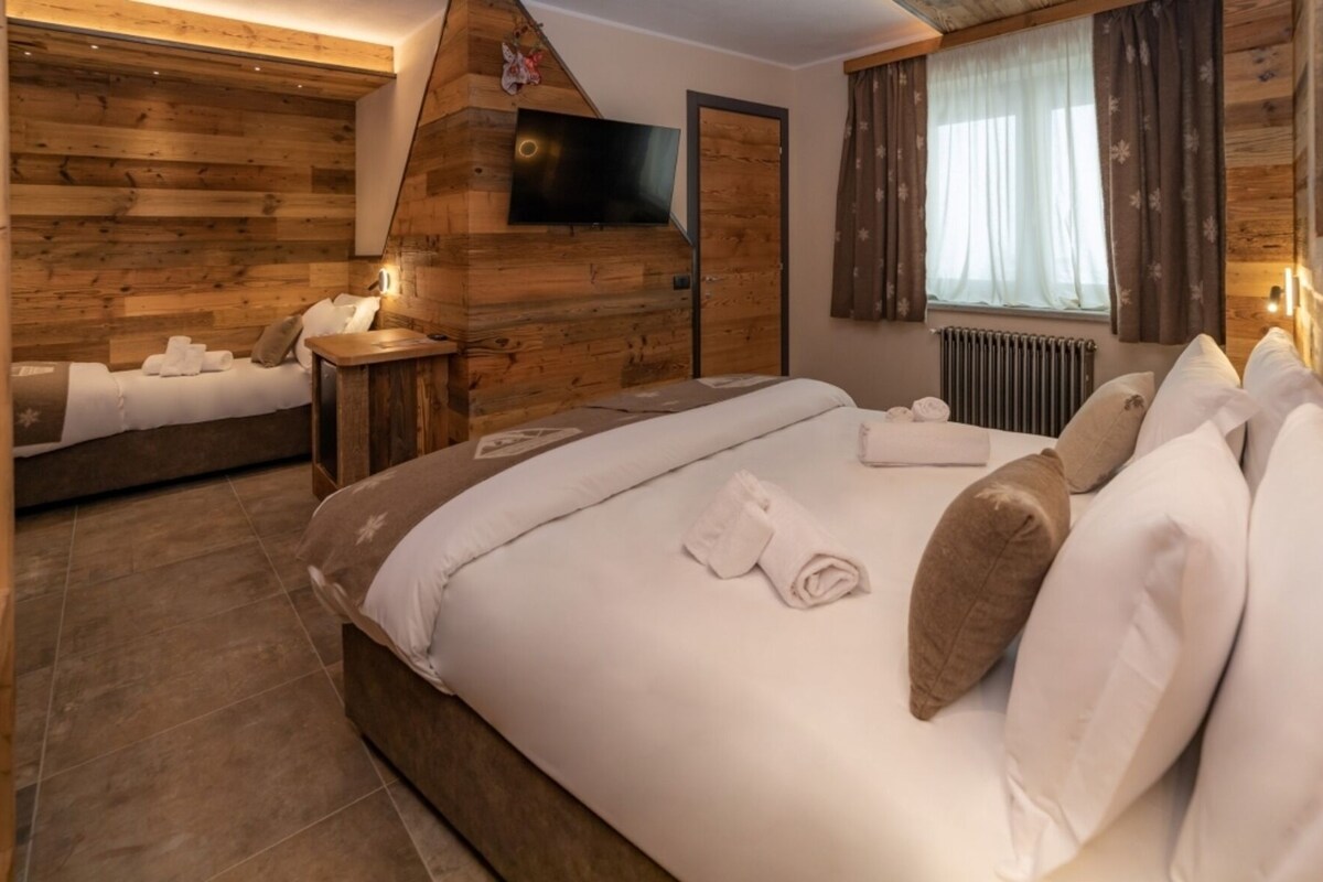Caja de seguridad en la habitación, wifi gratis y ropa de cama 