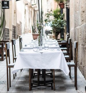 Lunch and dinner served, Regional cuisine - Belmonte Hotel (Favara)
