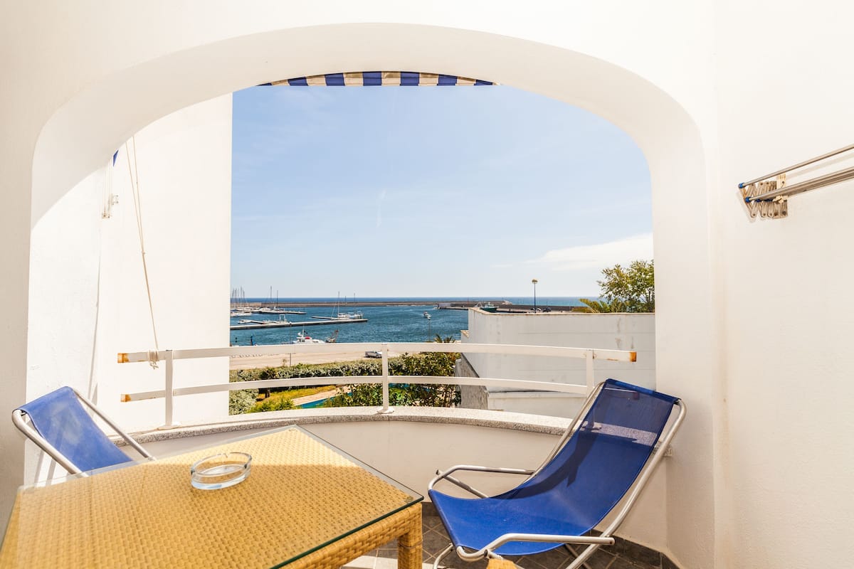 Appartamento, 1 camera da letto, vista mare | 2 camere, minibar, una cassaforte in camera, una scrivania