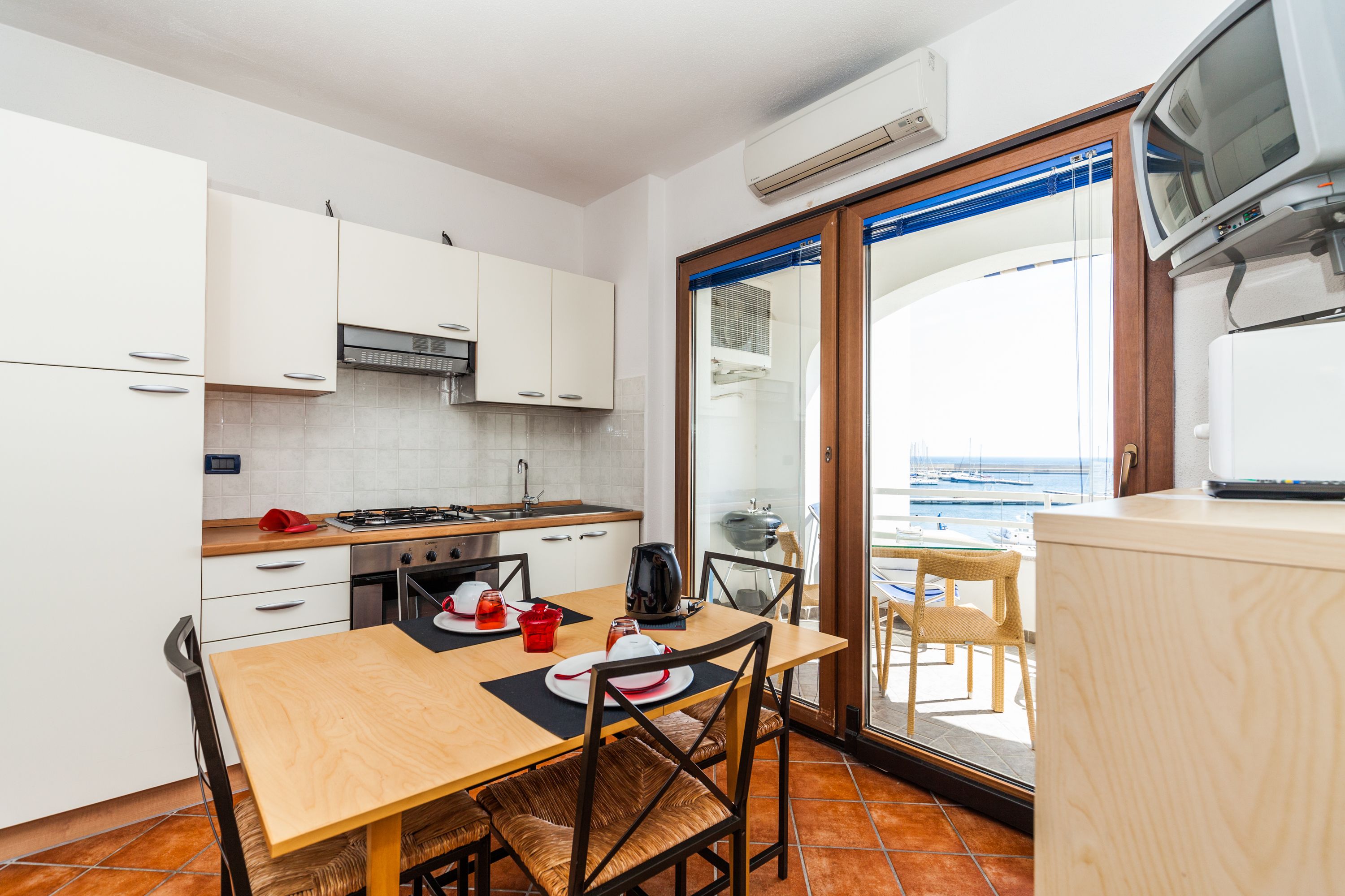 apartment, 1 bedroom, sea view | 2 bedrooms, minibar, in-room safe, desk