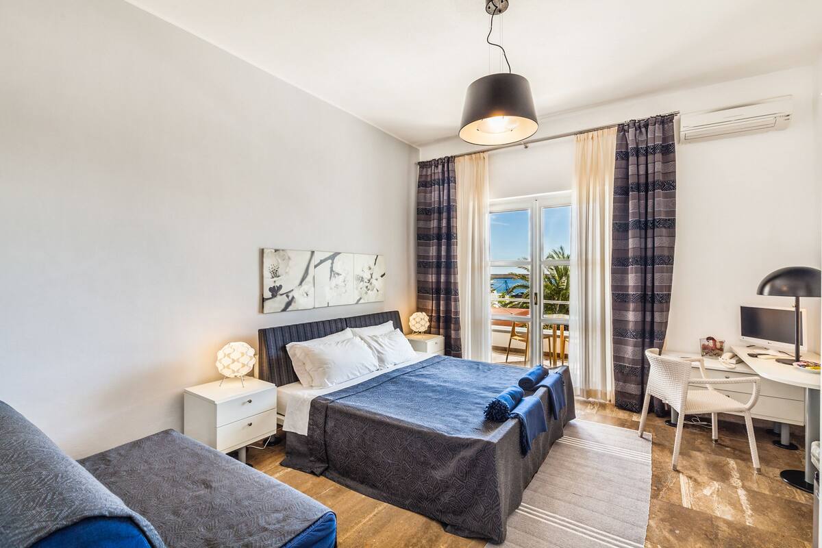 superior double room | 2 bedrooms, minibar, in-room safe, desk