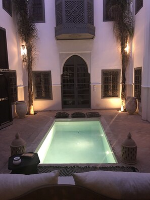 Front of property - evening/night - Riad Hadika Maria (Marrakech)