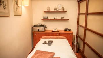 Couples treatment room(s), body treatments, hot stone massages
