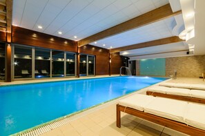 Indoor pool, seasonal outdoor pool, sun loungers - Las Woda Park Rekreacyjno-Biznesowy (Wilga)