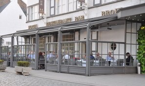 ด้านหน้าที่พัก