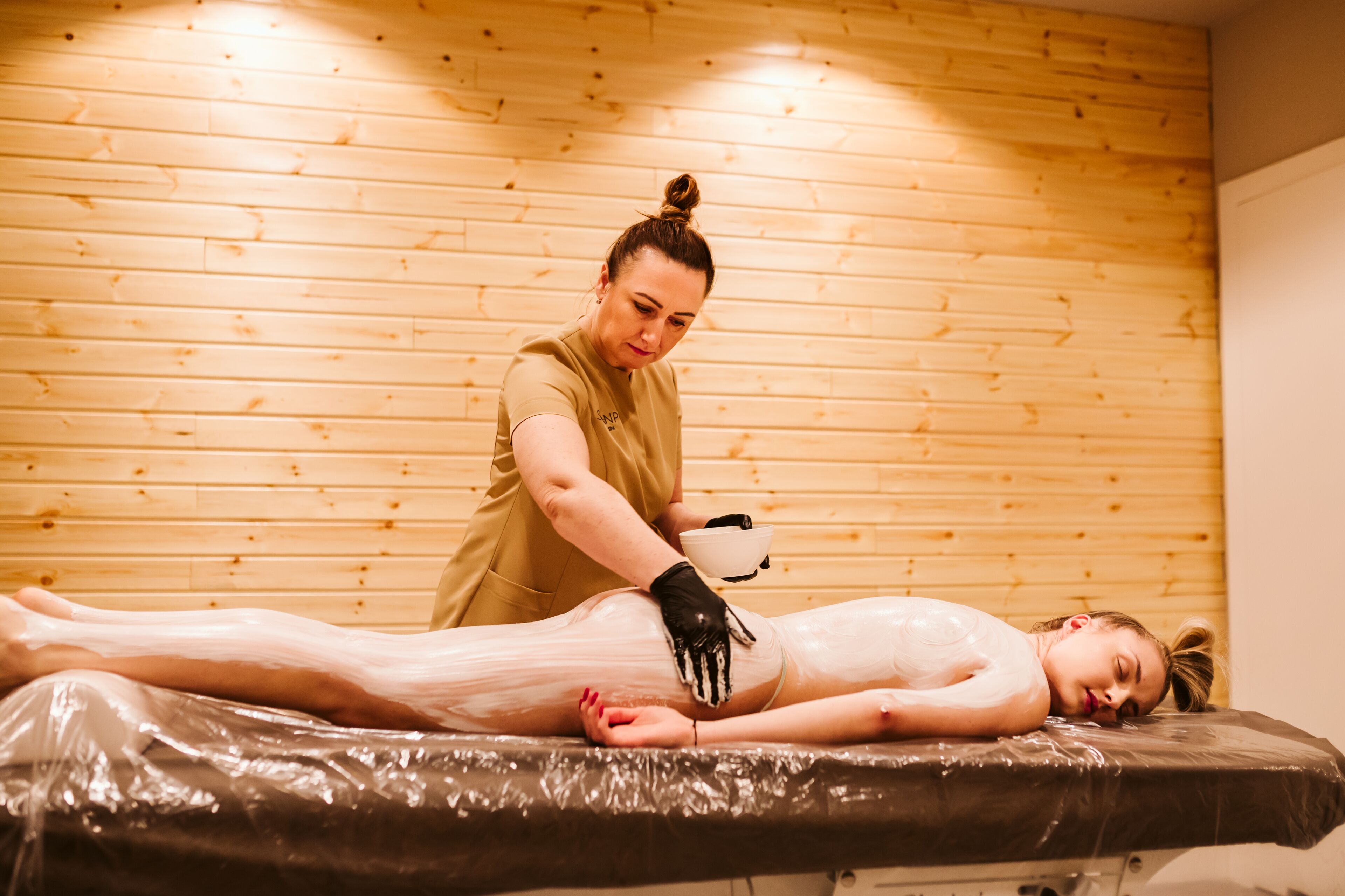 Couples treatment room(s), body treatments, hydrotherapy, aromatherapy