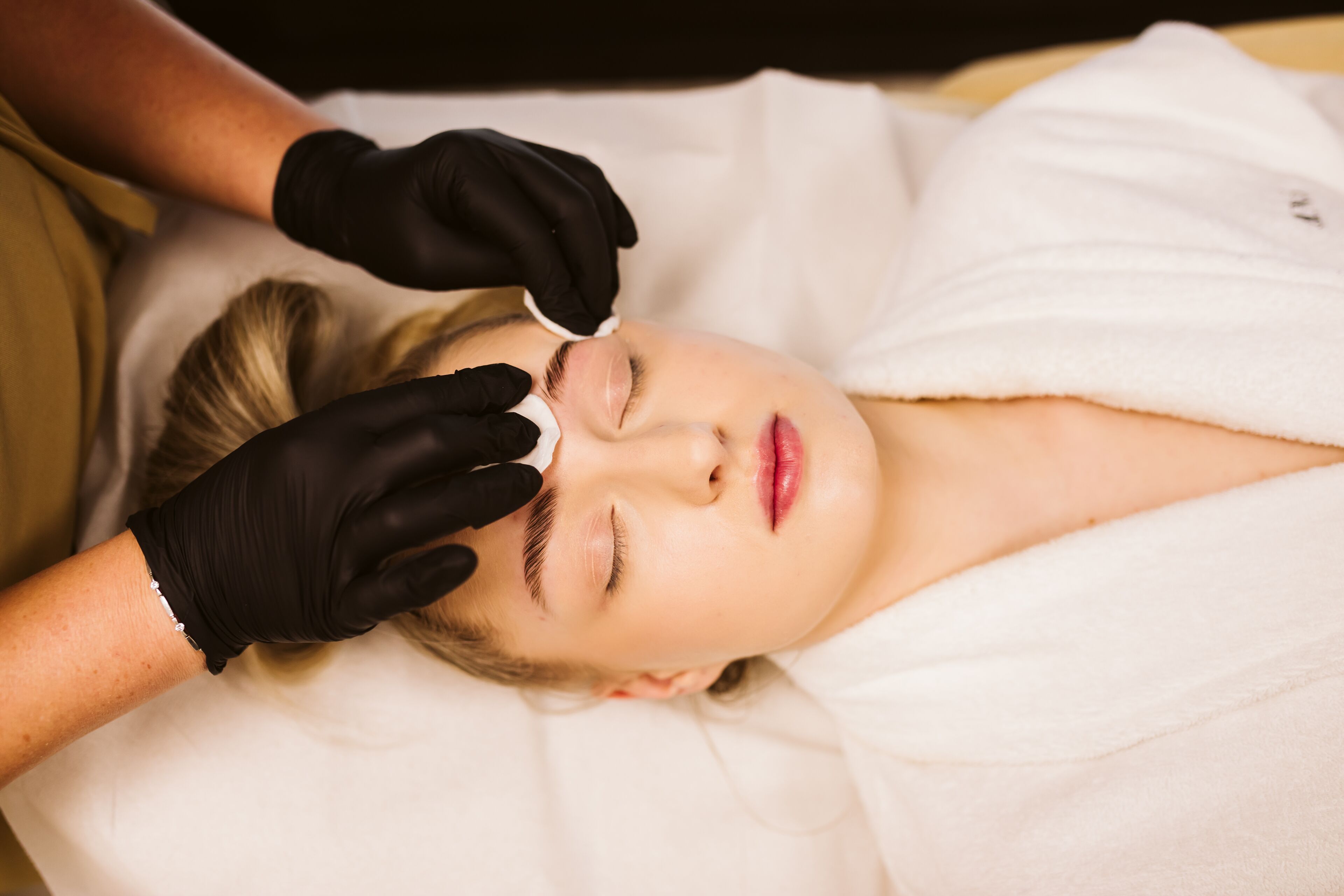 couples treatment room(s), body treatments, hydrotherapy, aromatherapy