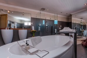 Luxury Suite, 1 Bedroom, Sea View | Bathroom