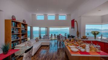 Tägliches inbegriffenes großes Frühstück