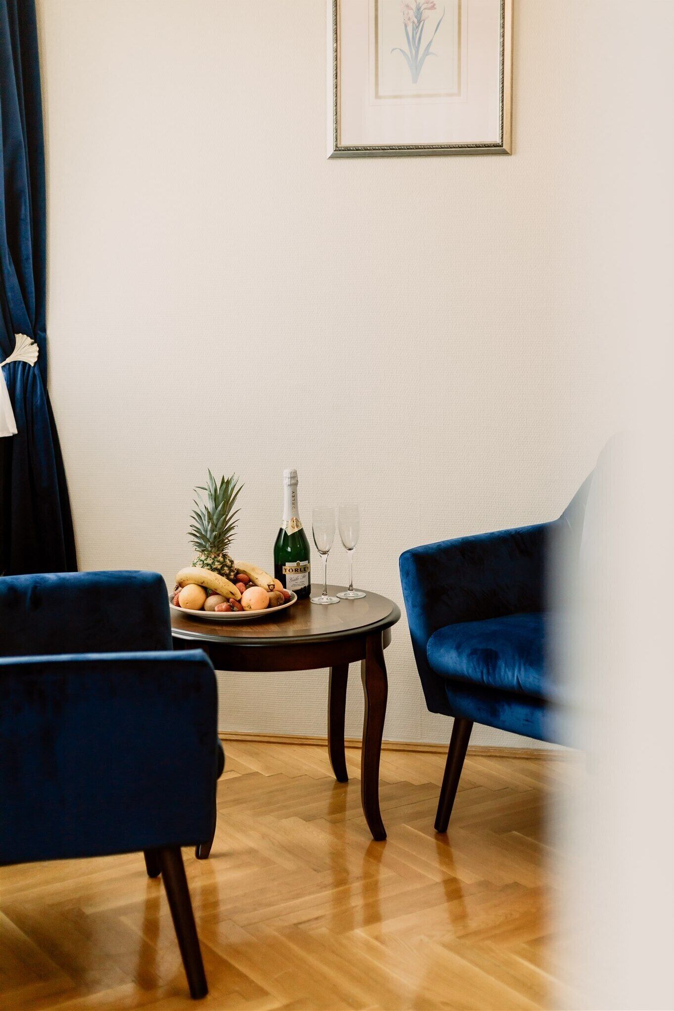 Ropa de cama de alta calidad y minibar 