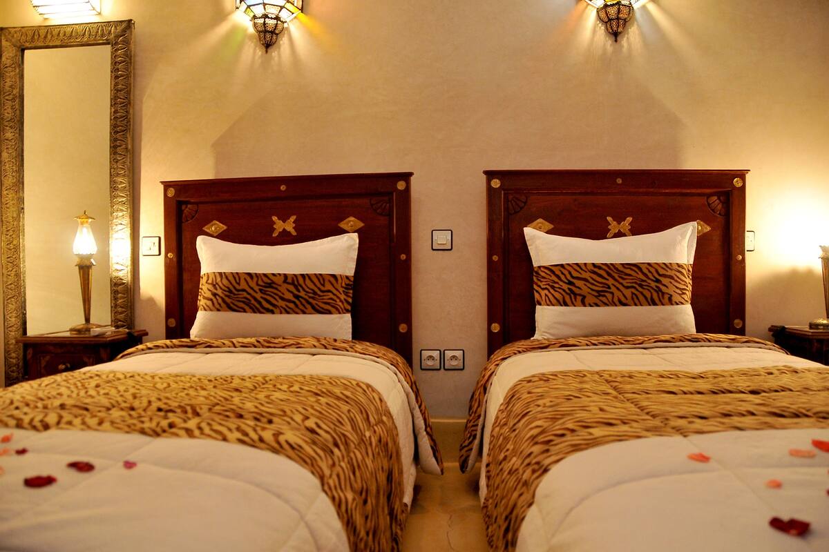 Premium bedding, in-room safe, iron/ironing board, free wired Internet