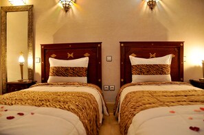 高档床上用品、客房内保险箱、熨斗/熨衣板、免费高速有线上网