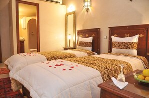 高档床上用品、客房内保险箱、熨斗/熨衣板、免费高速有线上网