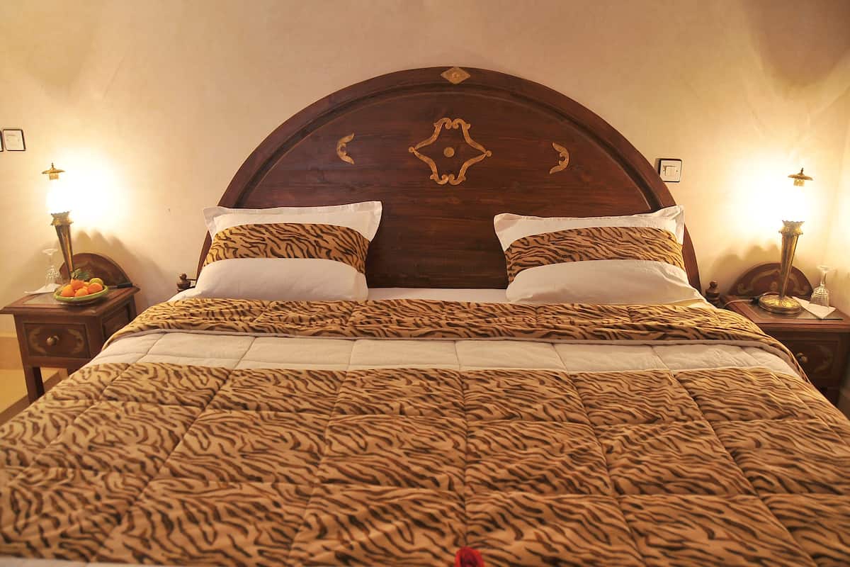 Premium bedding, in-room safe, iron/ironing board, free wired Internet