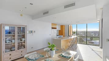 3 Bedroom Ocean View | Private kitchen