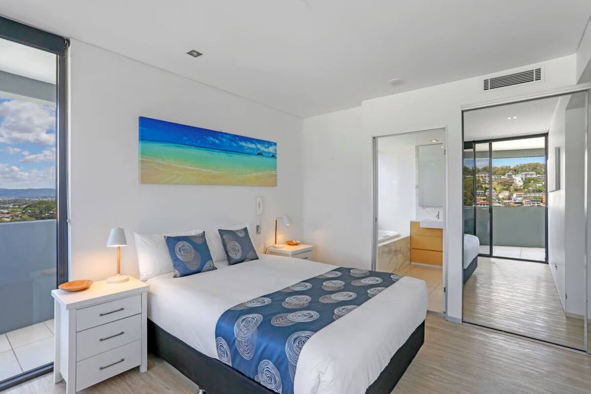 Apartamento, 2 quartos, vista para o oceano (King & Queen) | Ferros/tábuas de passar roupa, Wi-Fi de cortesia, roupa de cama