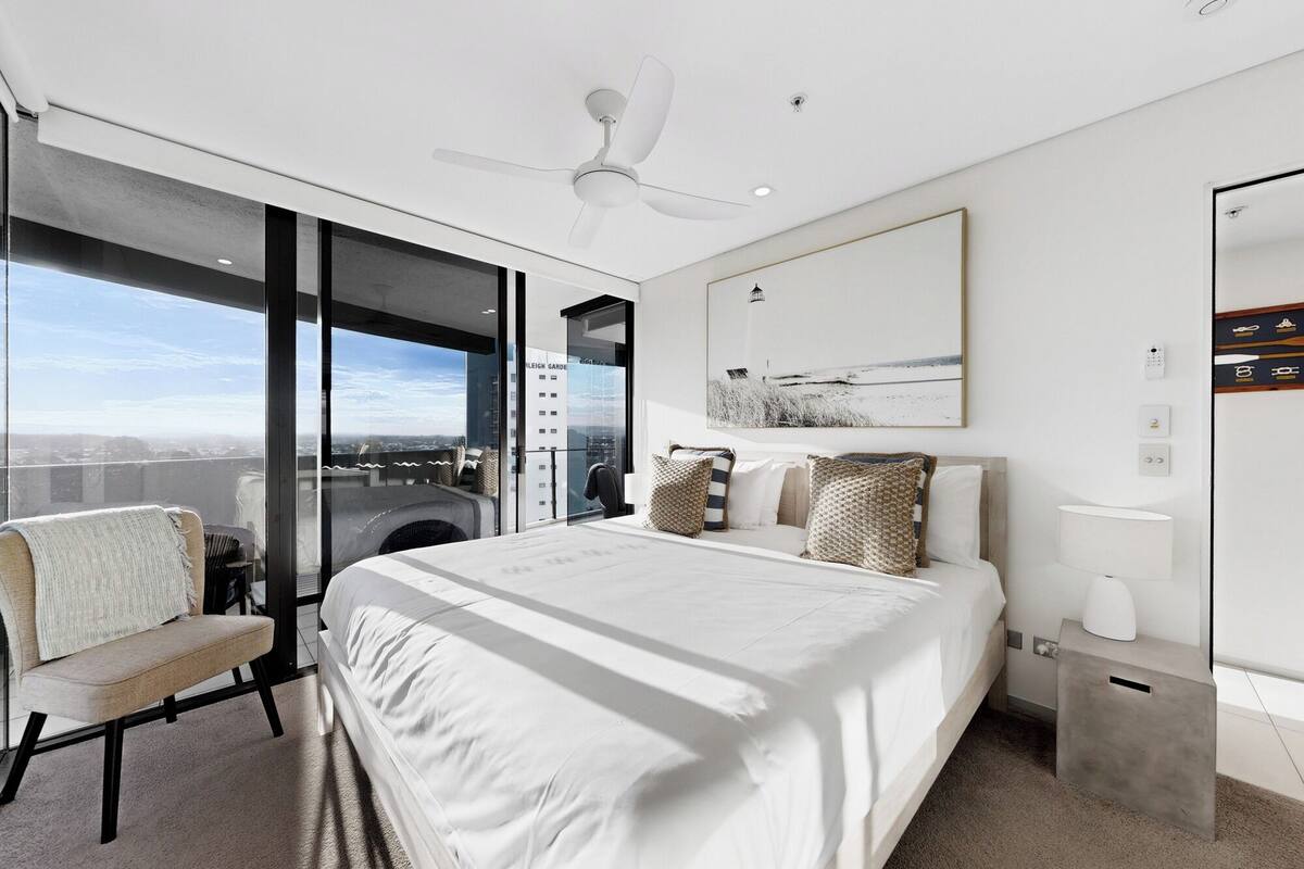 Apartamento superluxo, 3 quartos (3 Bed Ocean View) | Ferros/tábuas de passar roupa, Wi-Fi de cortesia, roupa de cama