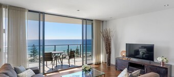 Ambience on Burleigh Beach