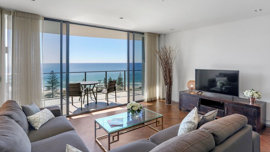 Ambience on Burleigh Beach