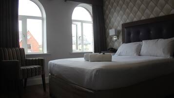 Premium bedding, soundproofing, iron/ironing board, free WiFi