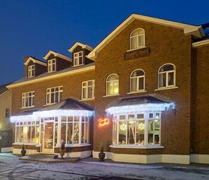 Premium bedding, soundproofing, iron/ironing board, free WiFi - St Judes Lodge (Galway)