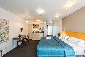 Standard Studio | Private kitchenette - Roma on Riccarton Motel (Christchurch)