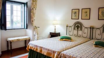 Quarto casal standard | Escrivaninha, Wi-Fi de cortesia