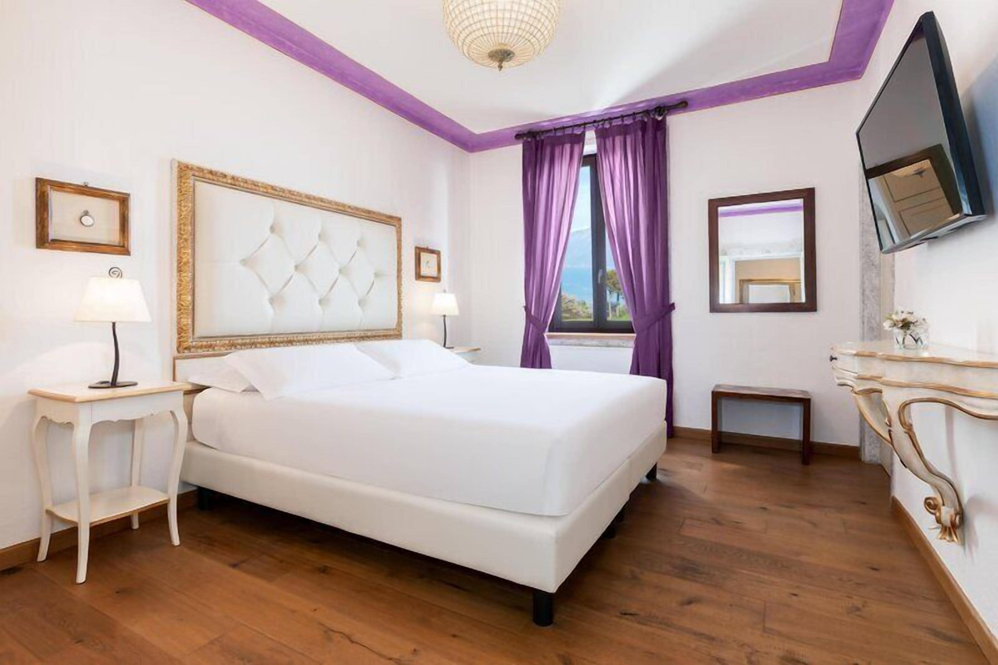 Suite (Suite Dependance Lake View) | Ropa de cama hipoalergénica, minibar, caja fuerte y escritorio