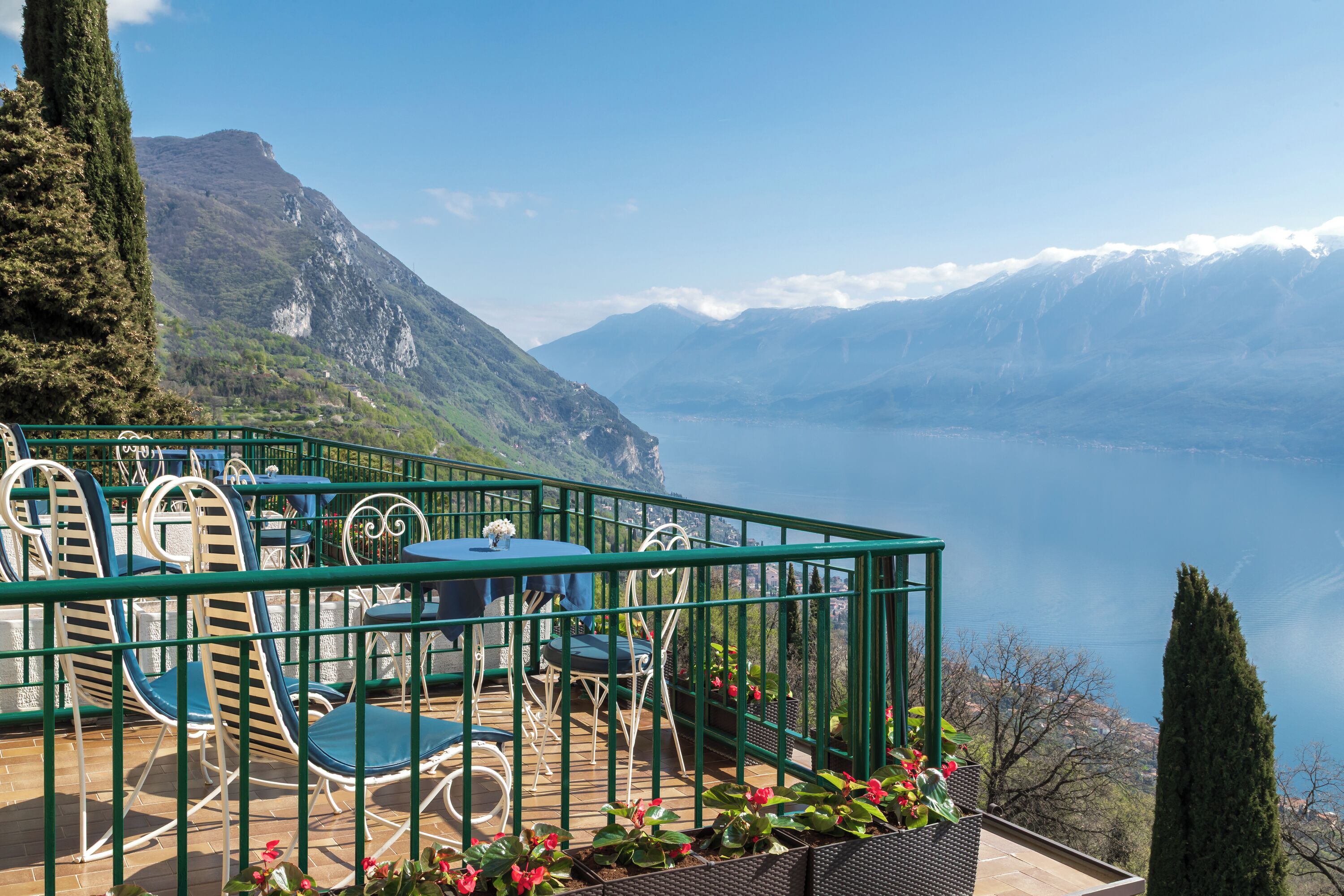 Literie hypoallergénique, minibar, coffres-forts dans les chambres