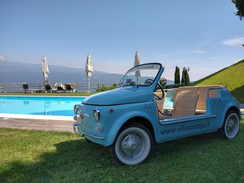 Seasonal outdoor pool, free pool cabanas, pool loungers