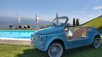 Seasonal outdoor pool, free pool cabanas, pool loungers