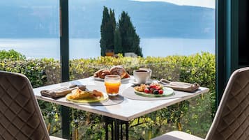 Desayuno buffet incluido todos los días
