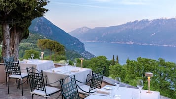 Petit déjeuner, déjeuner et dîner servis sur place