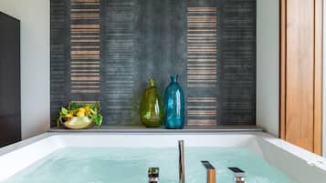 Luxury Spa Suite | Bathroom