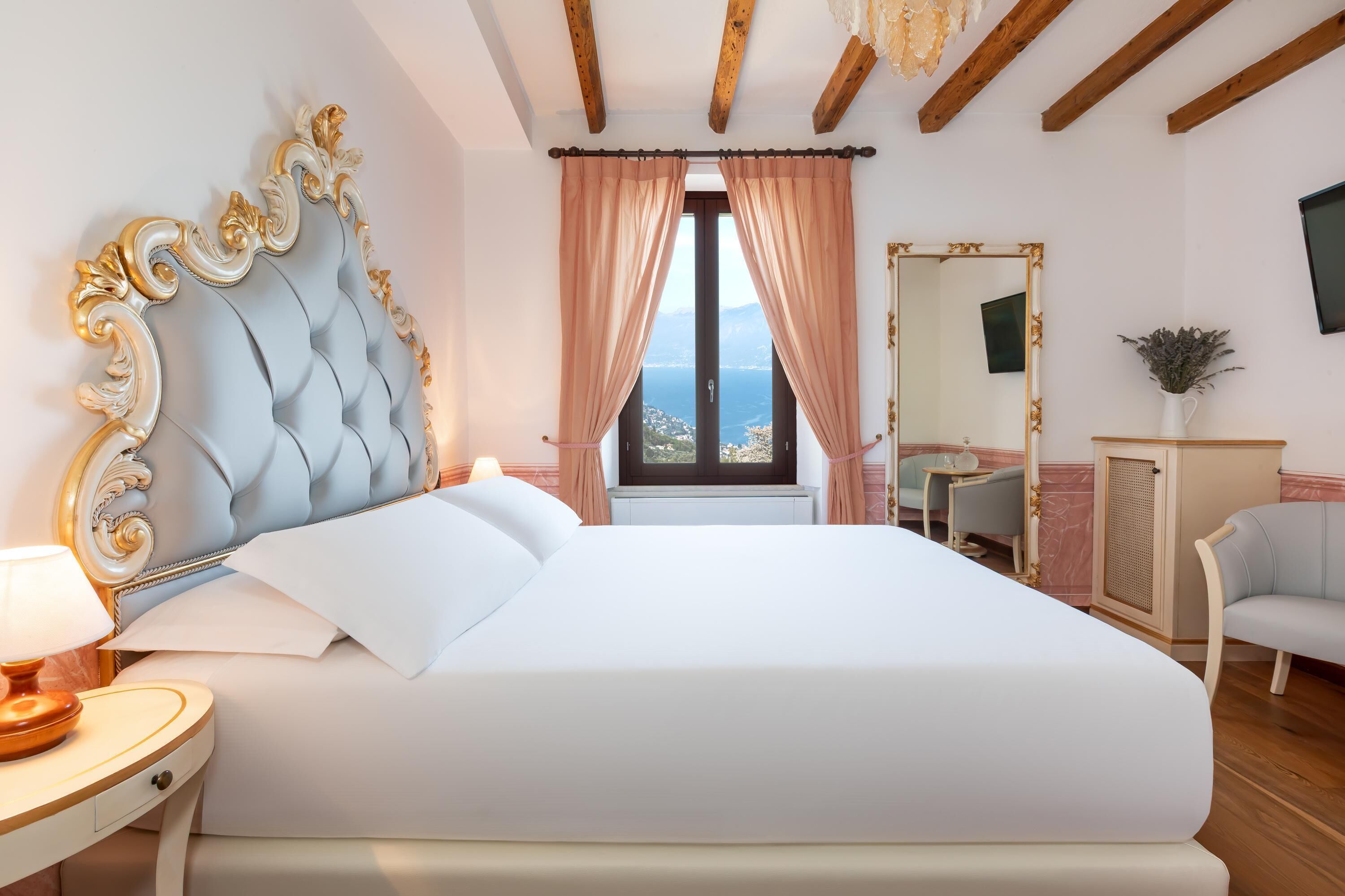 Classic Room Dépendance Lake View | Allergitestet sengetøy, minibar, safe på rommet og individuelt innredet