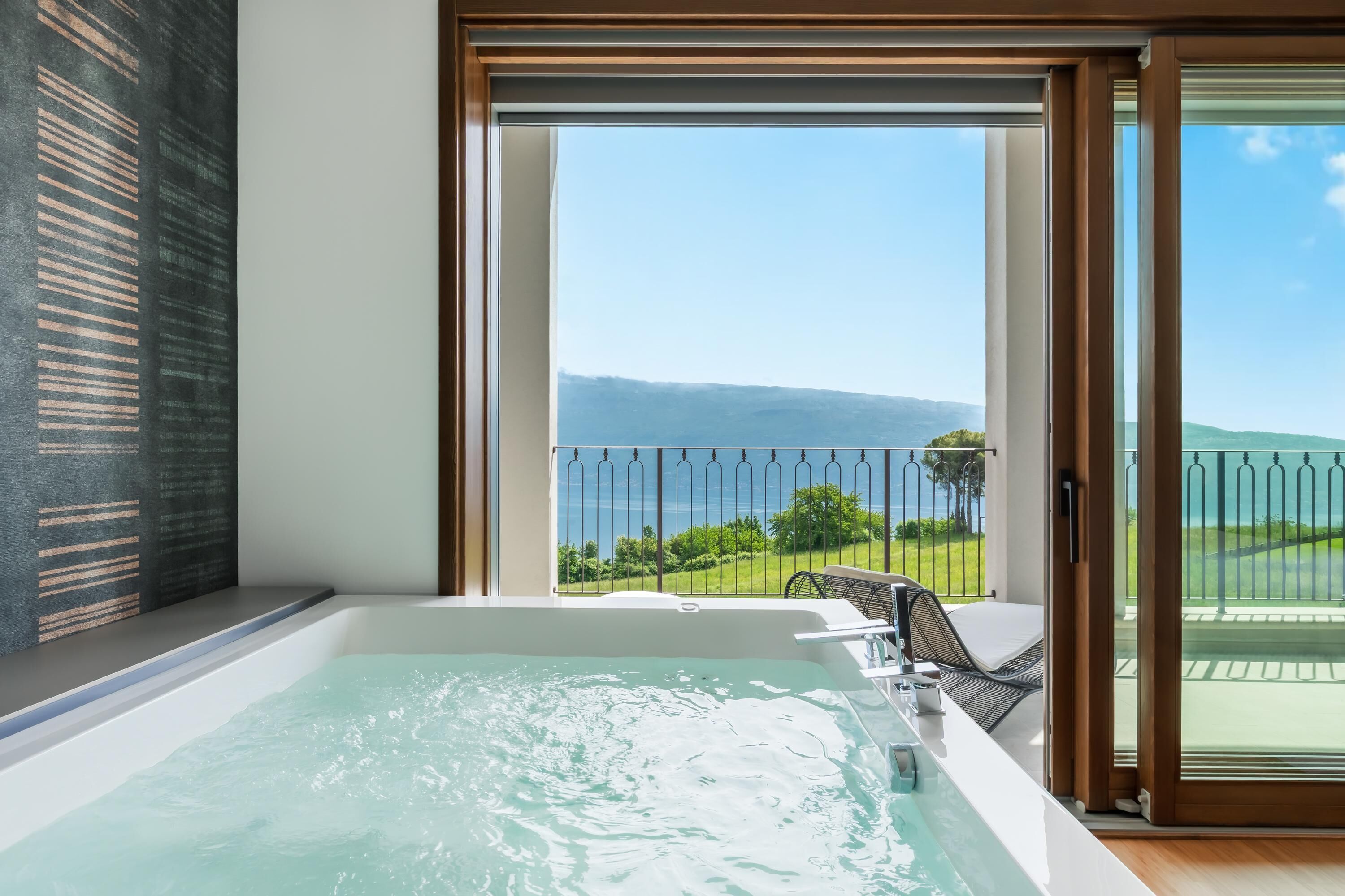 Allergikerbettwaren, Minibar, Zimmersafe, individuell eingerichtet