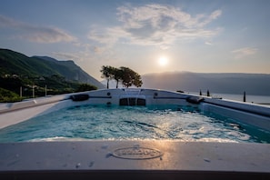 View from property - Boutique Hotel Villa Sostaga (Gargnano)