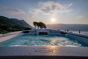 View from property - Boutique Hotel Villa Sostaga (Gargnano)