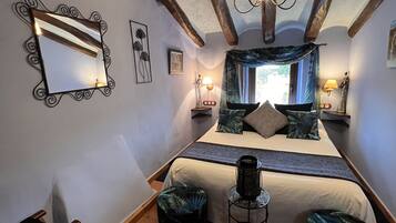 Standard Double Room | Egyptian cotton sheets, premium bedding, down comforters, pillowtop beds