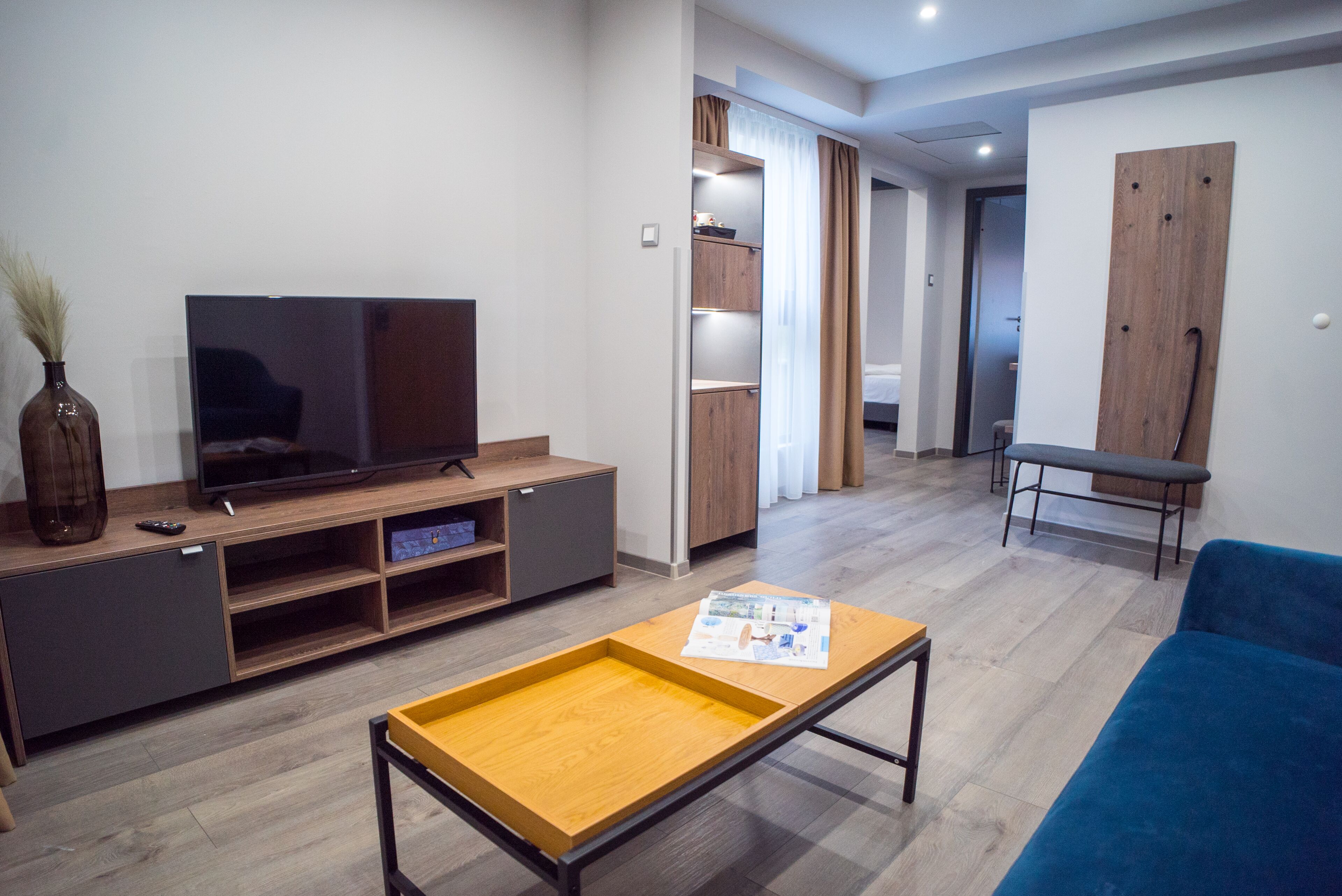 deluxe triple room | 1 bedroom, in-room safe, desk, free wifi