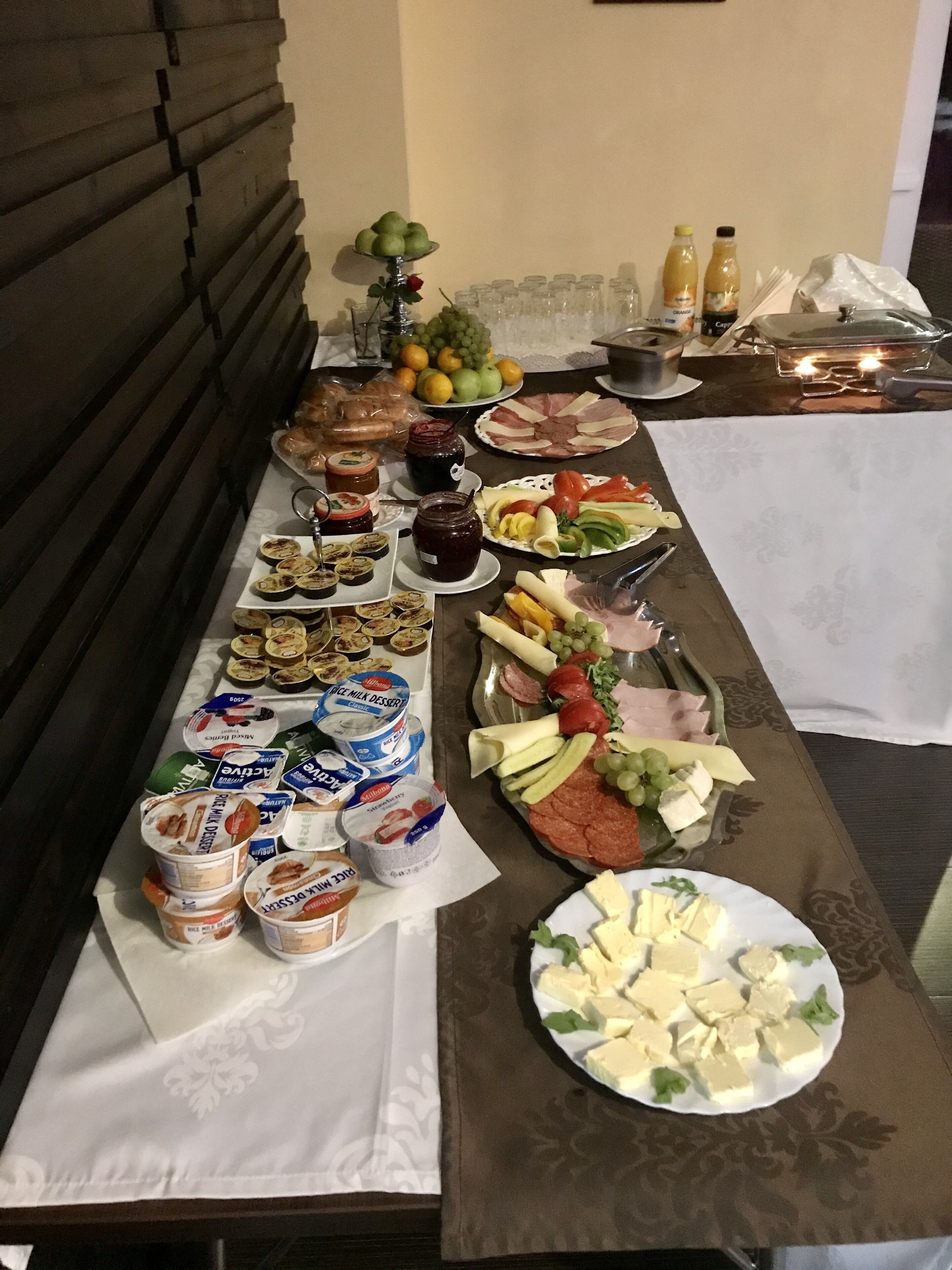 Aamiainen, lounas ja illallinen