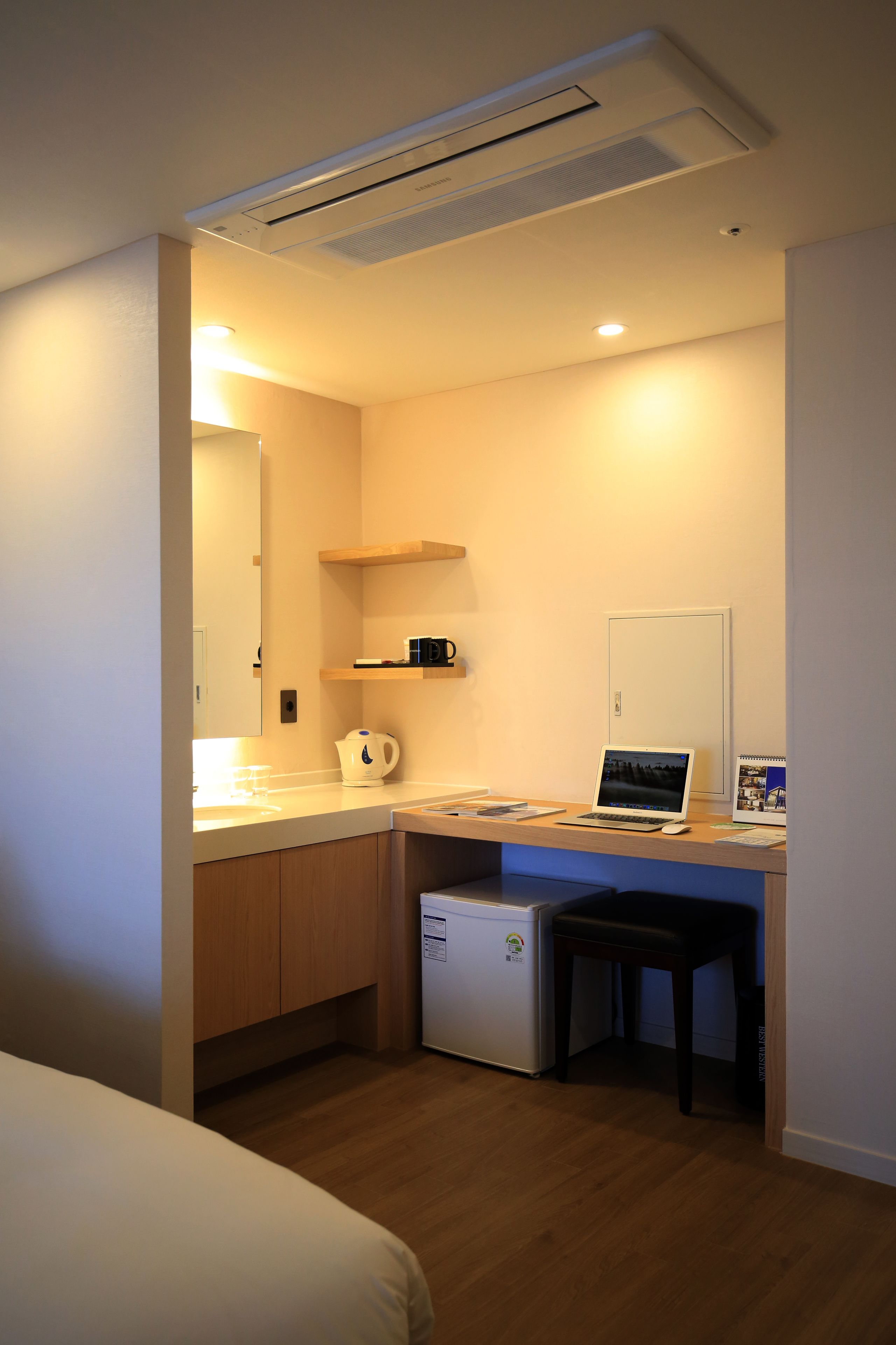 1 bedroom, down duvets, in-room safe, desk