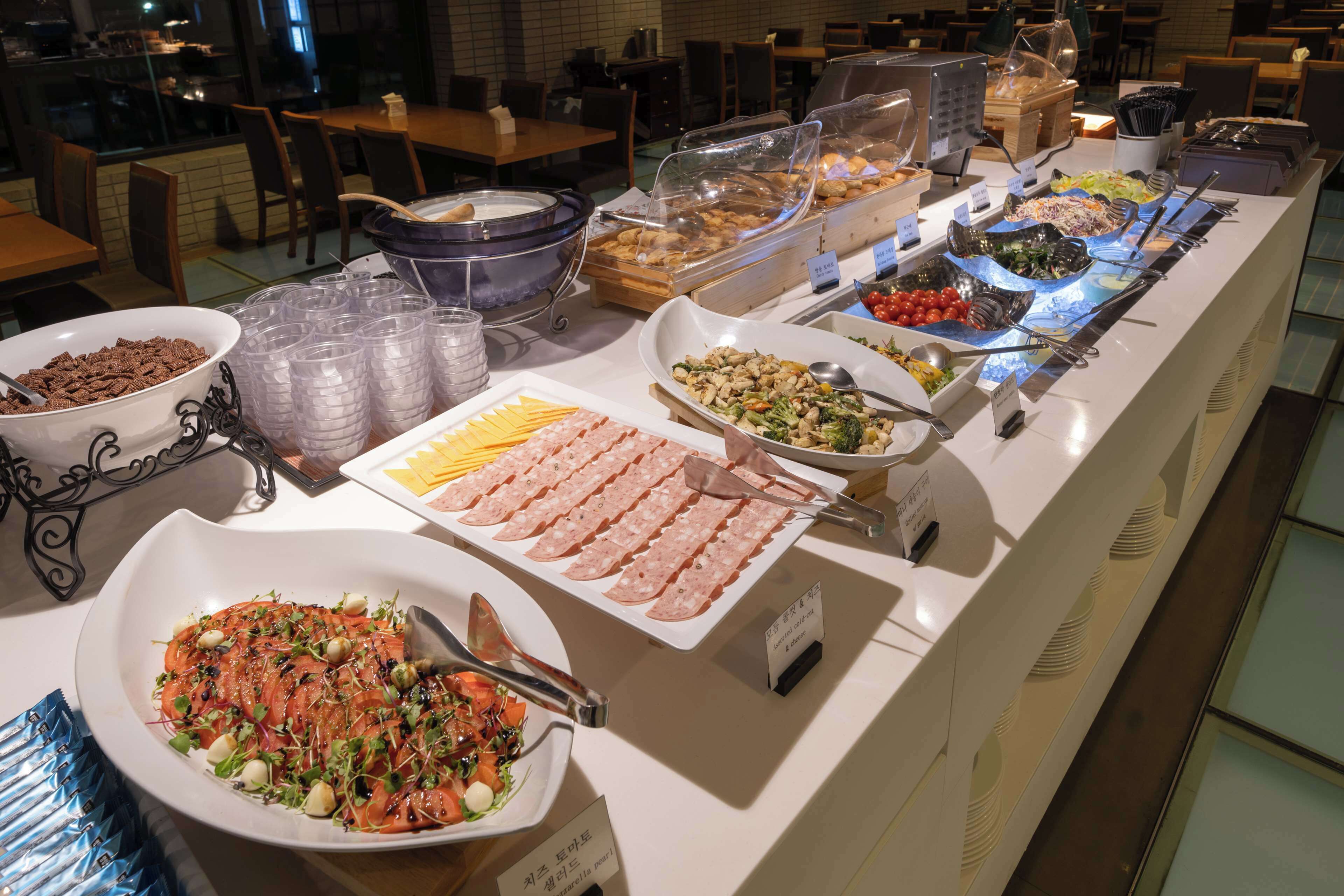 daily buffet breakfast (krw 20000 per person)
